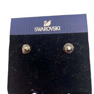 NWOT BLACK SWAROVSKI STUDS - HEMATITE 🔥🔥